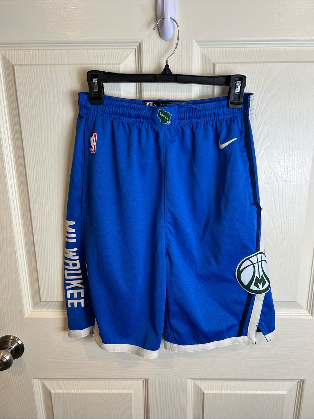 Nike Kids Milwaukee Bucks Royal Blue Basketball Shorts XL